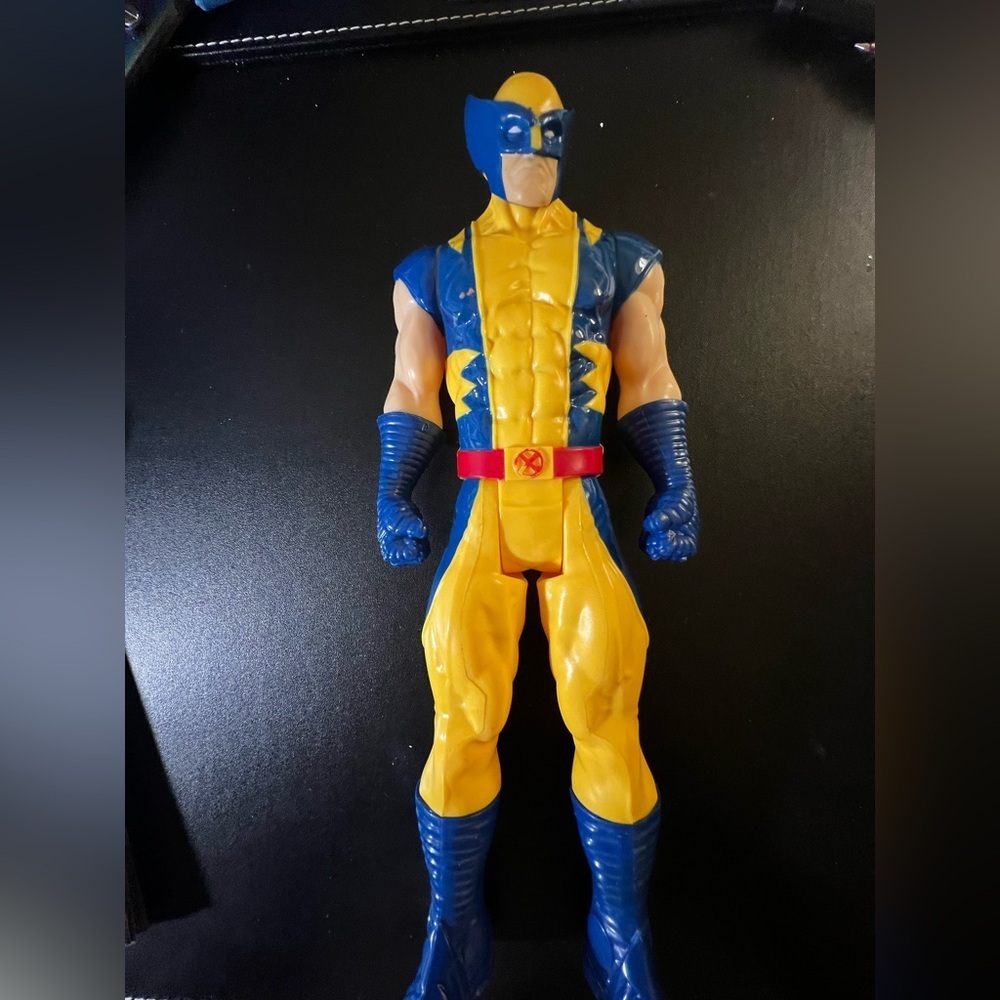 WOLVERINE 12” ACTION FIGURE HASBRO MARVEL X-MAN